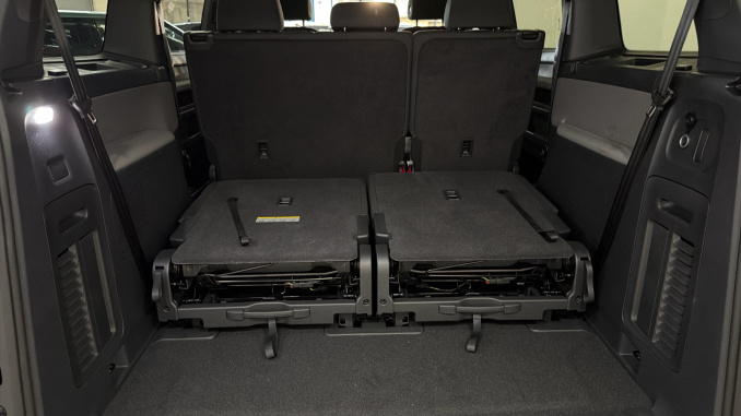 Volkswagen ID. Buzz 210kW Life Pro 86kWh 5dr LWB Auto [7 Seat] Electric Estate - Image 38
